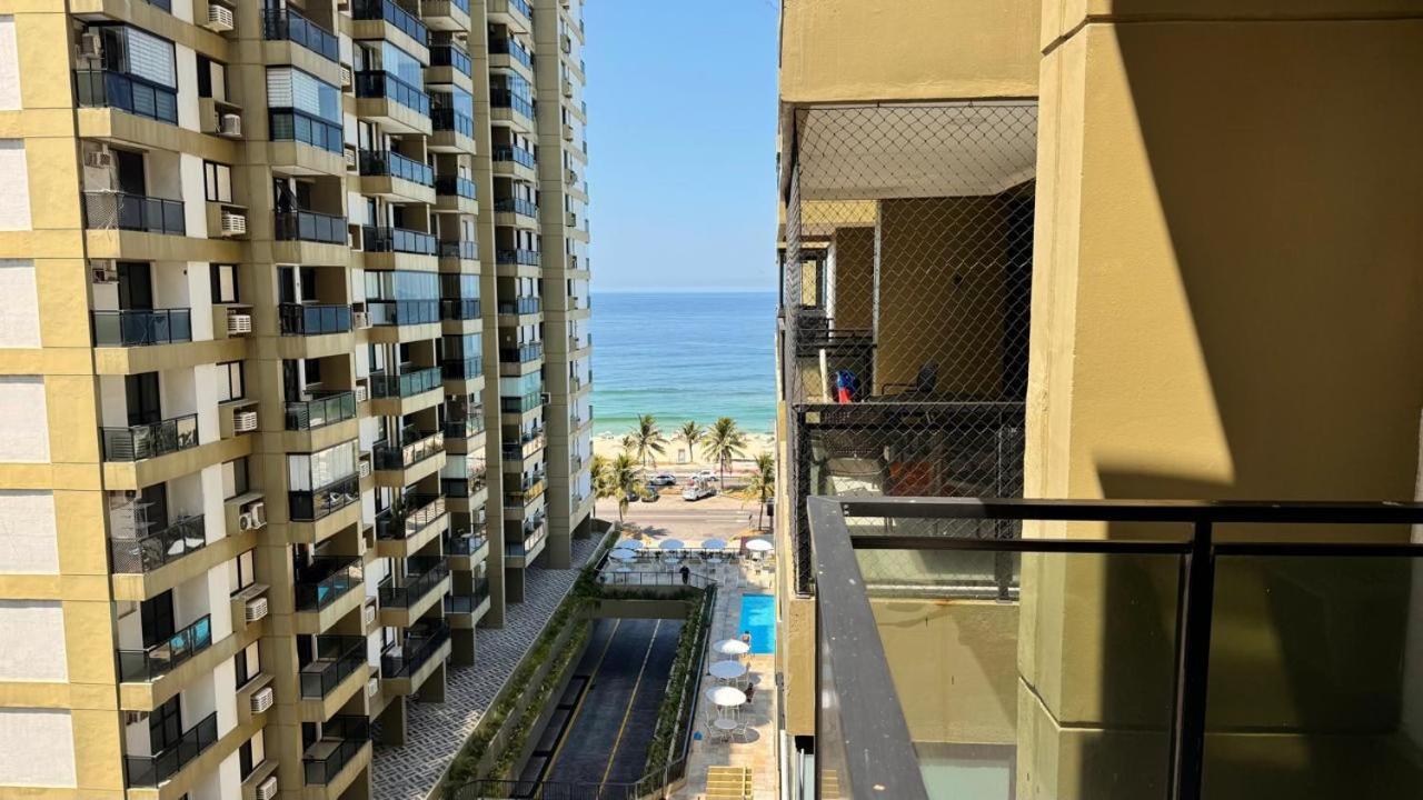 Em Frente A Da Barra, Posto 6 *